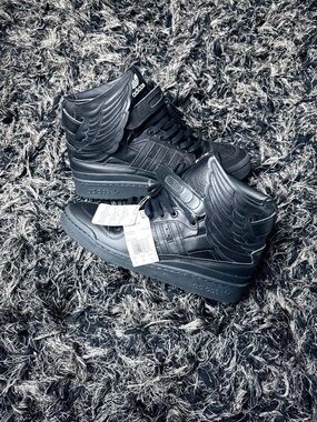 Adidas x Jeremy Scott 4.0 cloud core black